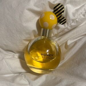 Marc Jacobs Honey Fragrance with Yellow Polka Dot Cap